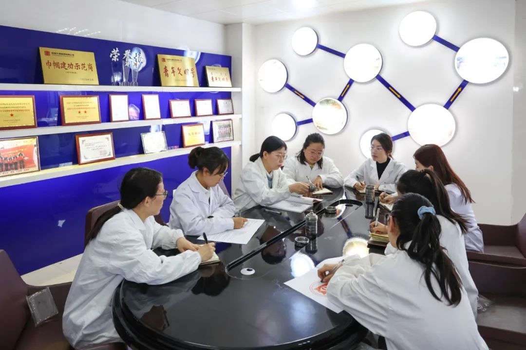 【1xBET榜样】内蒙古质量信得过班组｜托电公司燃料质检部煤化验班.jpg