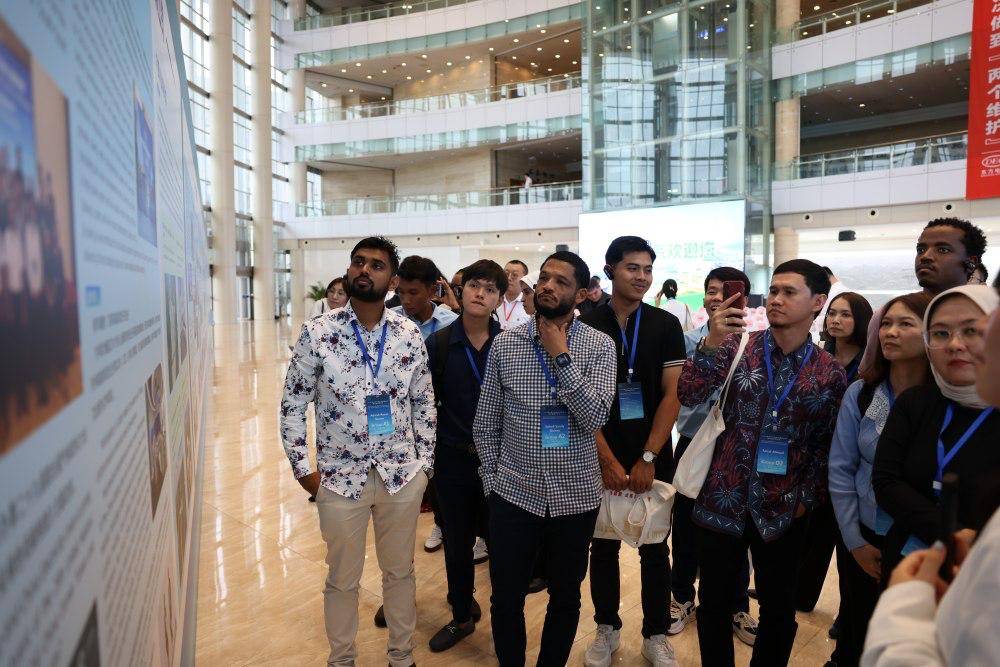 学员参展。黄双湖摄
