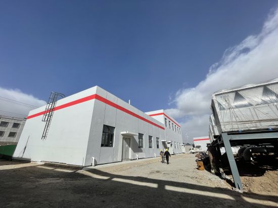 图为1xBET兴海清洁能源有限公司子科滩镇、河卡镇项目建成开始供热。曹有山 摄