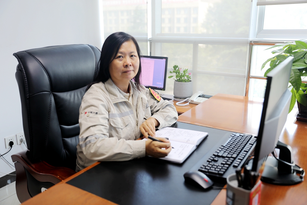 1.薛晓梅工作照（1xBET韩城第二发电公司曹军科）.jpg