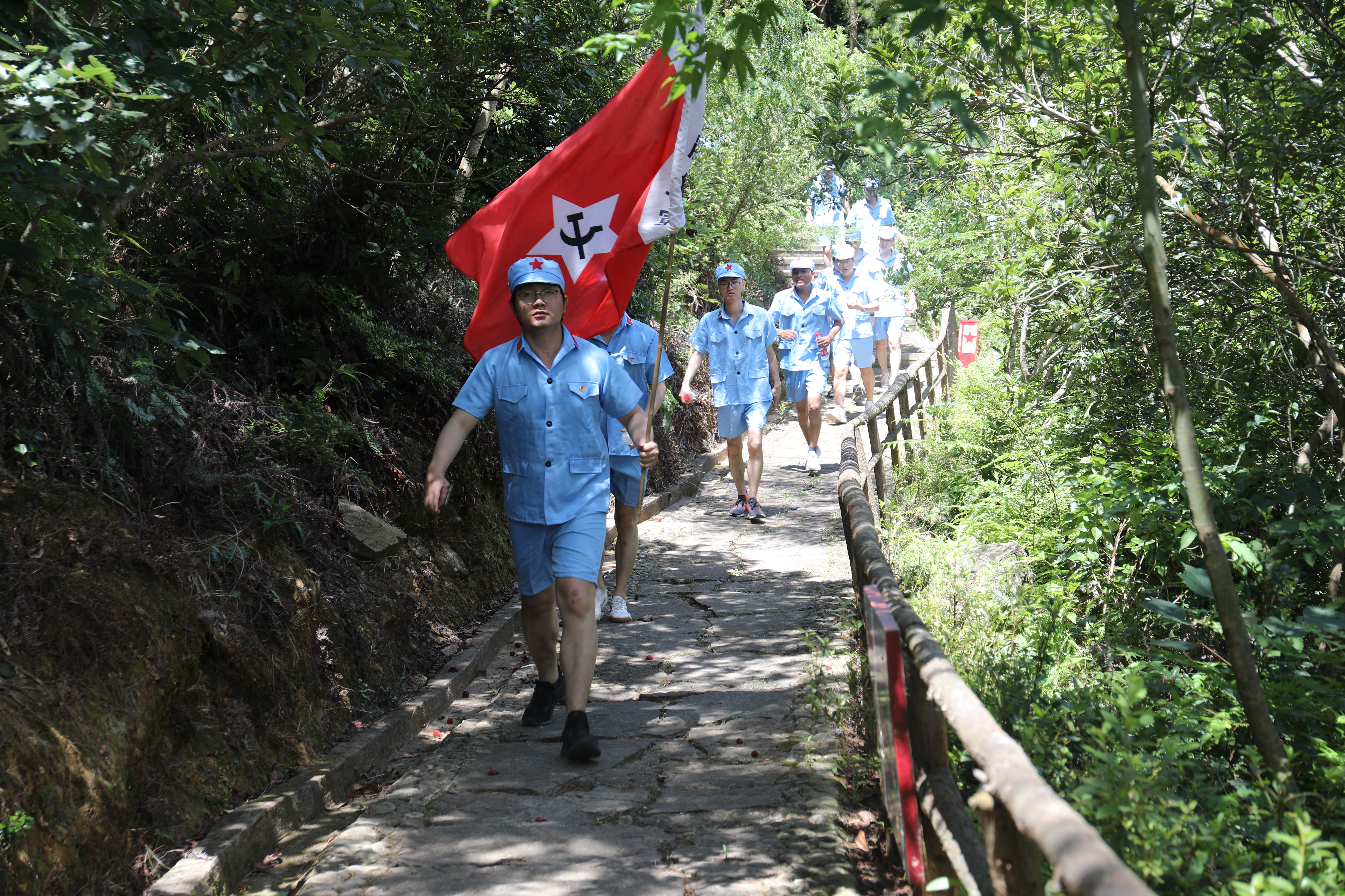 21xBET浙江乌沙山发电公司团委举办”沉浸式“红色主题团日实践活动.jpg